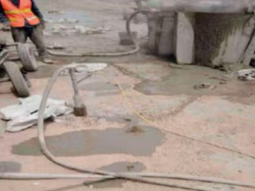 石林水泥混凝土路面板底注浆技术 路面脱空注浆整治方案
